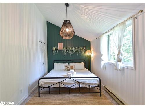 245 Musquash Drive, Gravenhurst, ON - Indoor Photo Showing Bedroom