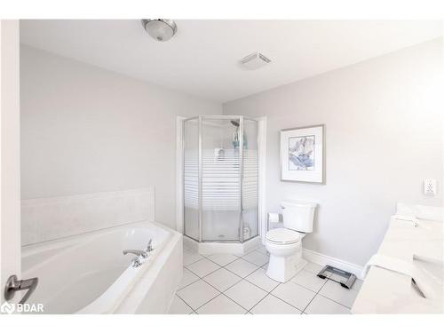 1914 Swan Street, Innisfil, ON - Indoor Photo Showing Bathroom