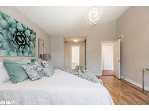 9 Couples Court, Barrie, ON - Indoor Photo Showing Bedroom