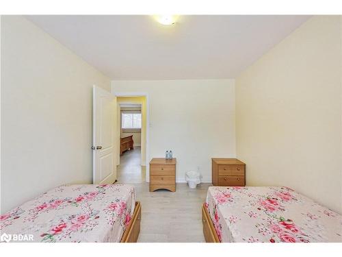 1036 Goshen Road, Innisfil, ON - Indoor Photo Showing Bedroom