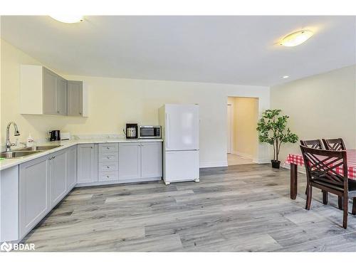 1036 Goshen Road, Innisfil, ON - Indoor Photo Showing Kitchen With Double Sink