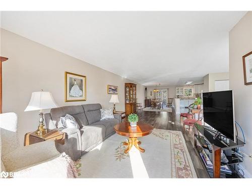 59 Riverdale Drive, Wasaga Beach, ON - Indoor Photo Showing Living Room