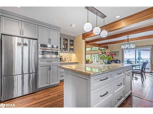 3539 Crescent Harbour Road Road, Innisfil, ON - Indoor Photo Showing Kitchen With Upgraded Kitchen