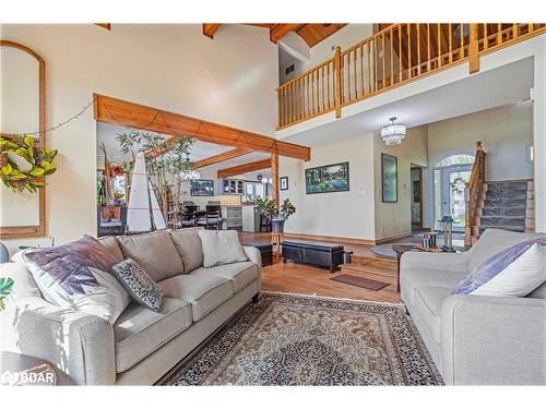 3539 Crescent Harbour Road Road, Innisfil, ON - Indoor Photo Showing Living Room