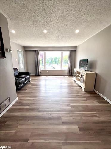 84 Ferris Lane, Barrie, ON - Indoor Photo Showing Other Room