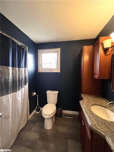 84 Ferris Lane, Barrie, ON - Indoor Photo Showing Bathroom