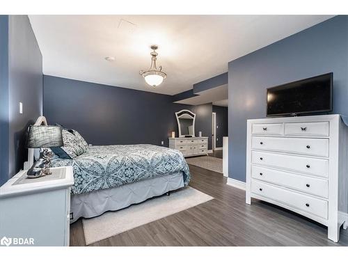 78 Fairway Crescent, Wasaga Beach, ON - Indoor Photo Showing Bedroom