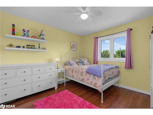 70 Girdwood Drive, Barrie, ON - Indoor Photo Showing Bedroom