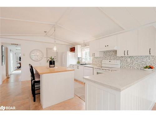 24 Maple Lane, Midland, ON - Indoor Photo Showing Kitchen