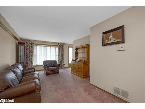 52 Aloma Crescent, Brampton, ON - Indoor Photo Showing Living Room