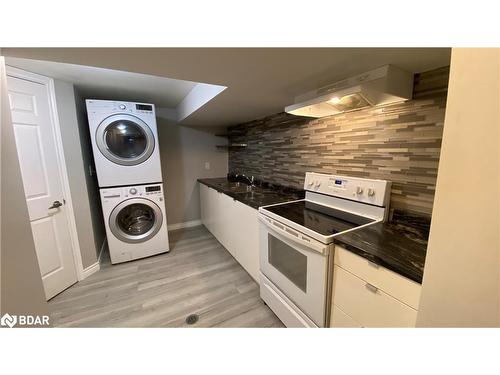 Bmst-22 Amblecote Place, Hamilton, ON - Indoor Photo Showing Laundry Room