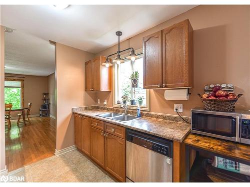 10 Joshua Court, Orillia, ON - Indoor Photo Showing Kitchen With Double Sink