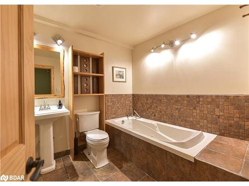 10 Joshua Court, Orillia, ON - Indoor Photo Showing Bathroom