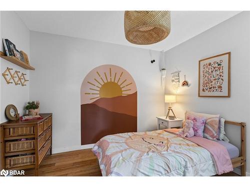 61 Caribou Trail, Wasaga Beach, ON - Indoor Photo Showing Bedroom