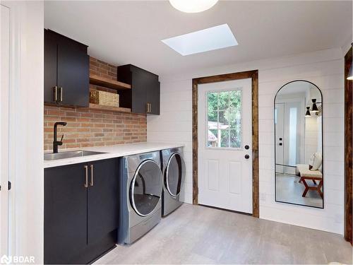 1742 Wingrove Avenue, Alcona, ON - Indoor Photo Showing Laundry Room