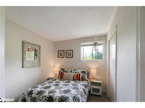 43 Sturgeon Glen Road, Fenelon Falls, ON - Indoor Photo Showing Bedroom