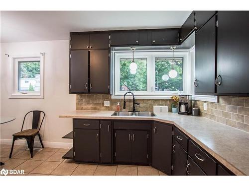 136 Victoria St W Street W, Alliston, ON - Indoor Photo Showing Kitchen With Double Sink