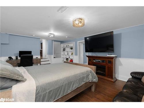 3036 Poplar Road, Innisfil, ON - Indoor Photo Showing Bedroom