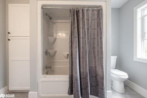 1942 Doe Lake Road, Gravenhurst, ON - Indoor Photo Showing Bathroom