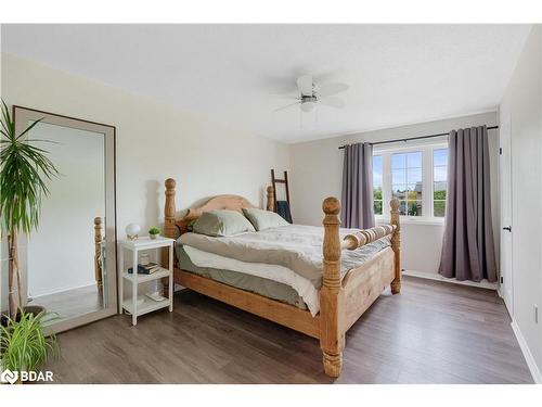 822 Coral Springs Lane, Midland, ON - Indoor Photo Showing Bedroom