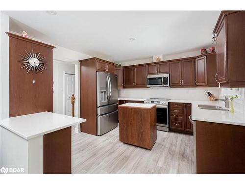 51 Knox Road W, Wasaga Beach, ON - Indoor Photo Showing Kitchen