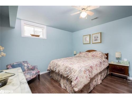 51 Knox Road W, Wasaga Beach, ON - Indoor Photo Showing Bedroom