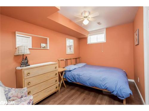 51 Knox Road W, Wasaga Beach, ON - Indoor Photo Showing Bedroom