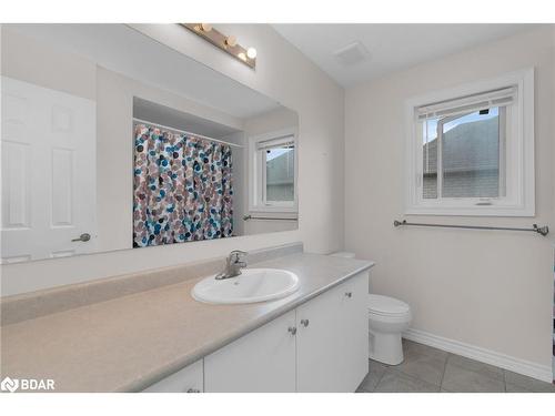52 Pearl Street, Wasaga Beach, ON - Indoor Photo Showing Bathroom