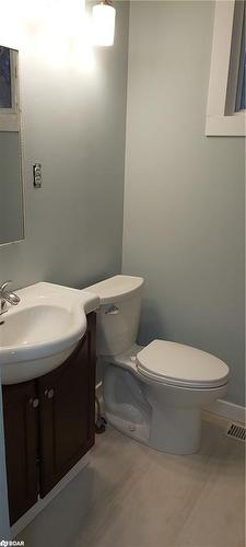 232 Mary Street, Orillia, ON - Indoor Photo Showing Bathroom