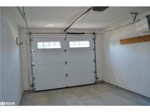 105 Meadow Lane, Wasaga Beach, ON - Indoor Photo Showing Garage