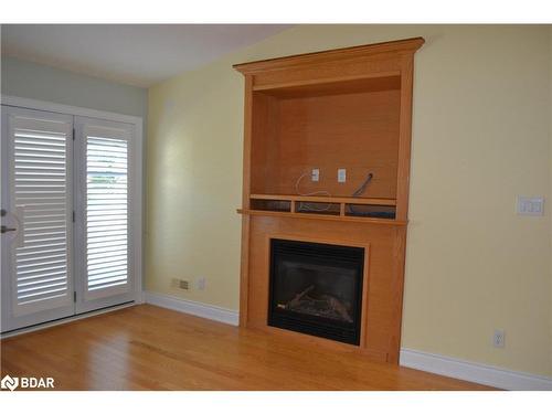 105 Meadow Lane, Wasaga Beach, ON - Indoor Photo Showing Living Room With Fireplace