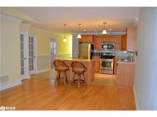 105 Meadow Lane, Wasaga Beach, ON - Indoor Photo Showing Kitchen