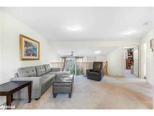 24 Majesty Boulevard, Barrie, ON - Indoor Photo Showing Living Room