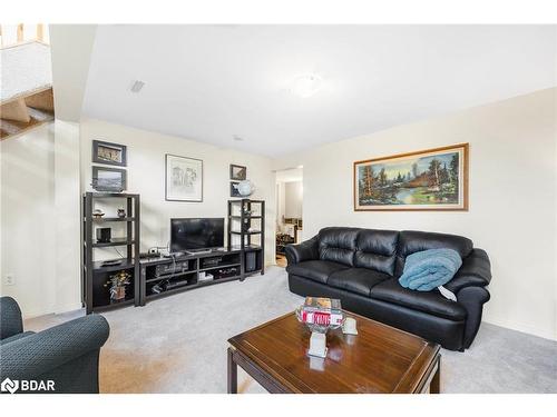 24 Majesty Boulevard, Barrie, ON - Indoor Photo Showing Living Room