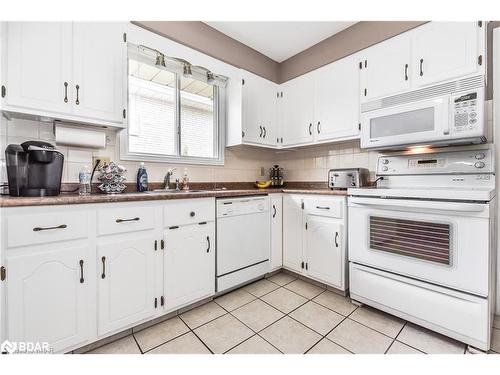 2 Claycroft Crescent, Kitchener, ON - Indoor Photo Showing Kitchen