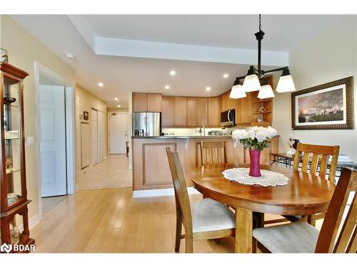 709-6 Toronto Street, Barrie, ON - Indoor Photo Showing Dining Room