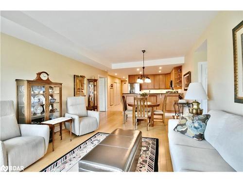 709-6 Toronto Street, Barrie, ON - Indoor Photo Showing Living Room