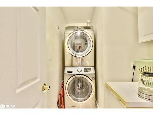 709-6 Toronto Street, Barrie, ON - Indoor Photo Showing Laundry Room