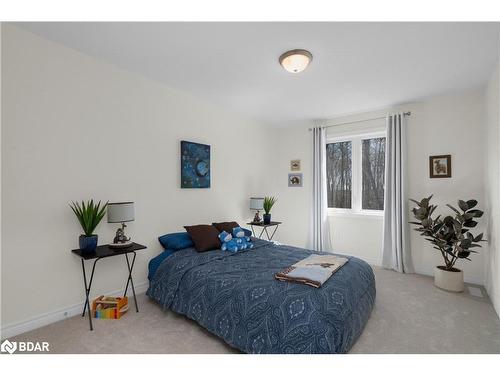 33 Atlantis Drive, Orillia, ON - Indoor Photo Showing Bedroom