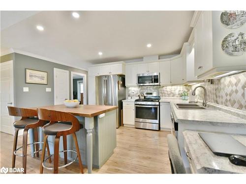 28 Chamberlain Crescent, Penetanguishene, ON - Indoor Photo Showing Kitchen With Stainless Steel Kitchen With Double Sink With Upgraded Kitchen