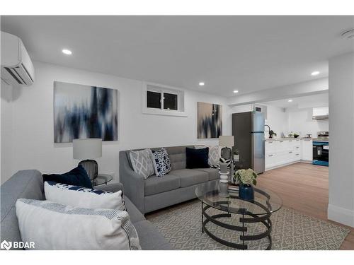 56 Gray Lane, Barrie, ON - Indoor Photo Showing Living Room