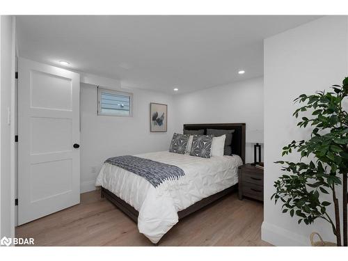 56 Gray Lane, Barrie, ON - Indoor Photo Showing Bedroom