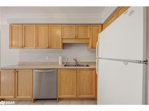 7 Auraglen Street, Richmond Hill, ON - Indoor Photo Showing Kitchen