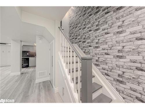 7 Auraglen Street, Richmond Hill, ON - Indoor Photo Showing Laundry Room