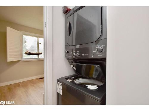 39 Dancy Drive, Orillia, ON - Indoor Photo Showing Laundry Room