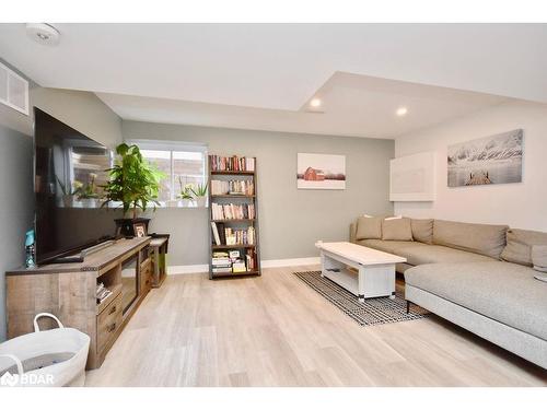 39 Dancy Drive, Orillia, ON - Indoor Photo Showing Living Room