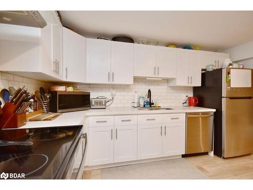 39 Dancy Drive, Orillia, ON - Indoor Photo Showing Kitchen