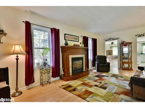 178 Yonge Street, Midland, ON - Indoor Photo Showing Living Room With Fireplace