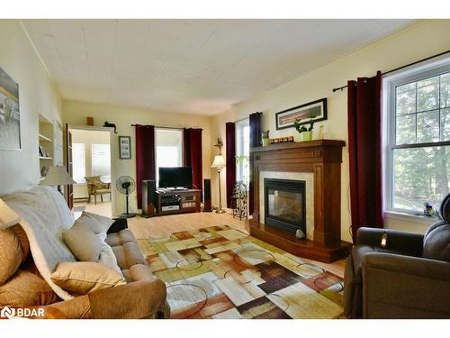178 Yonge Street, Midland, ON - Indoor Photo Showing Living Room With Fireplace