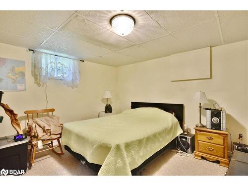 178 Yonge Street, Midland, ON - Indoor Photo Showing Bedroom